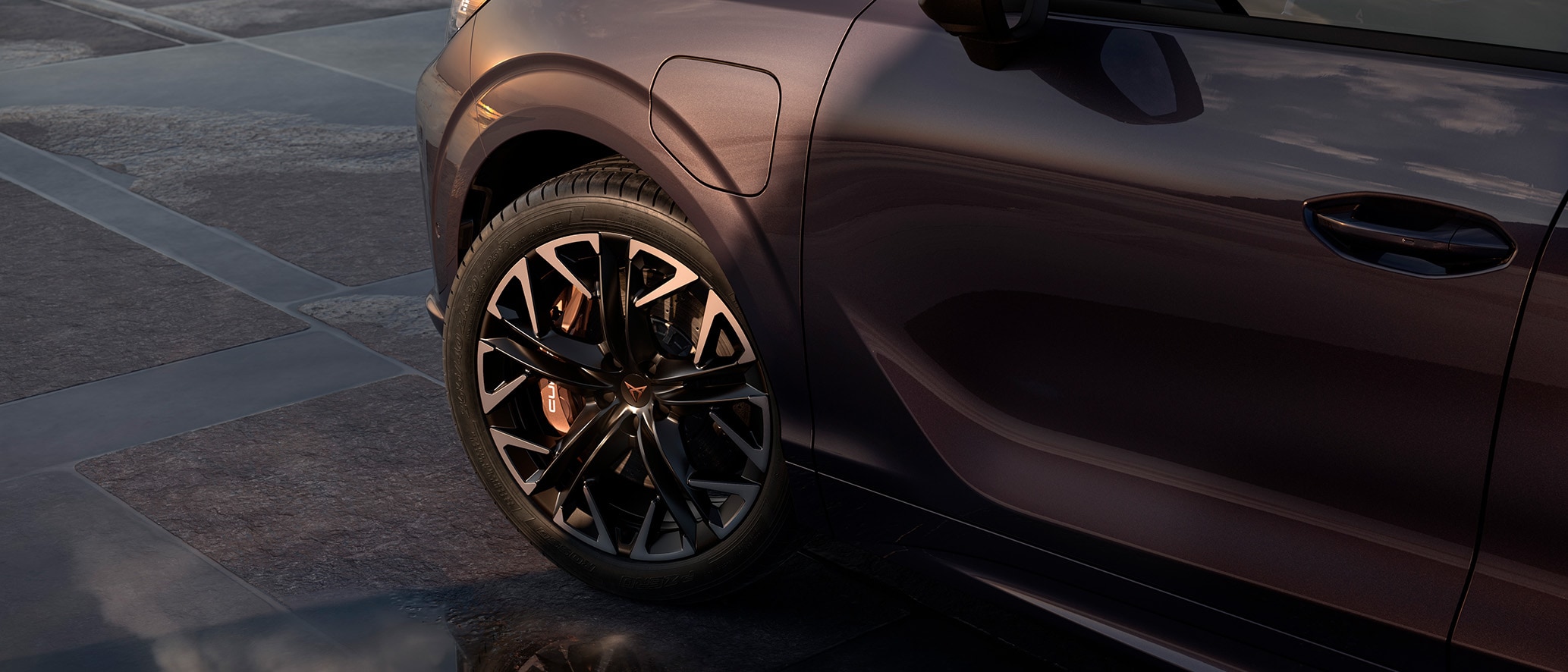Close-up van de banden van de CUPRA Terramar