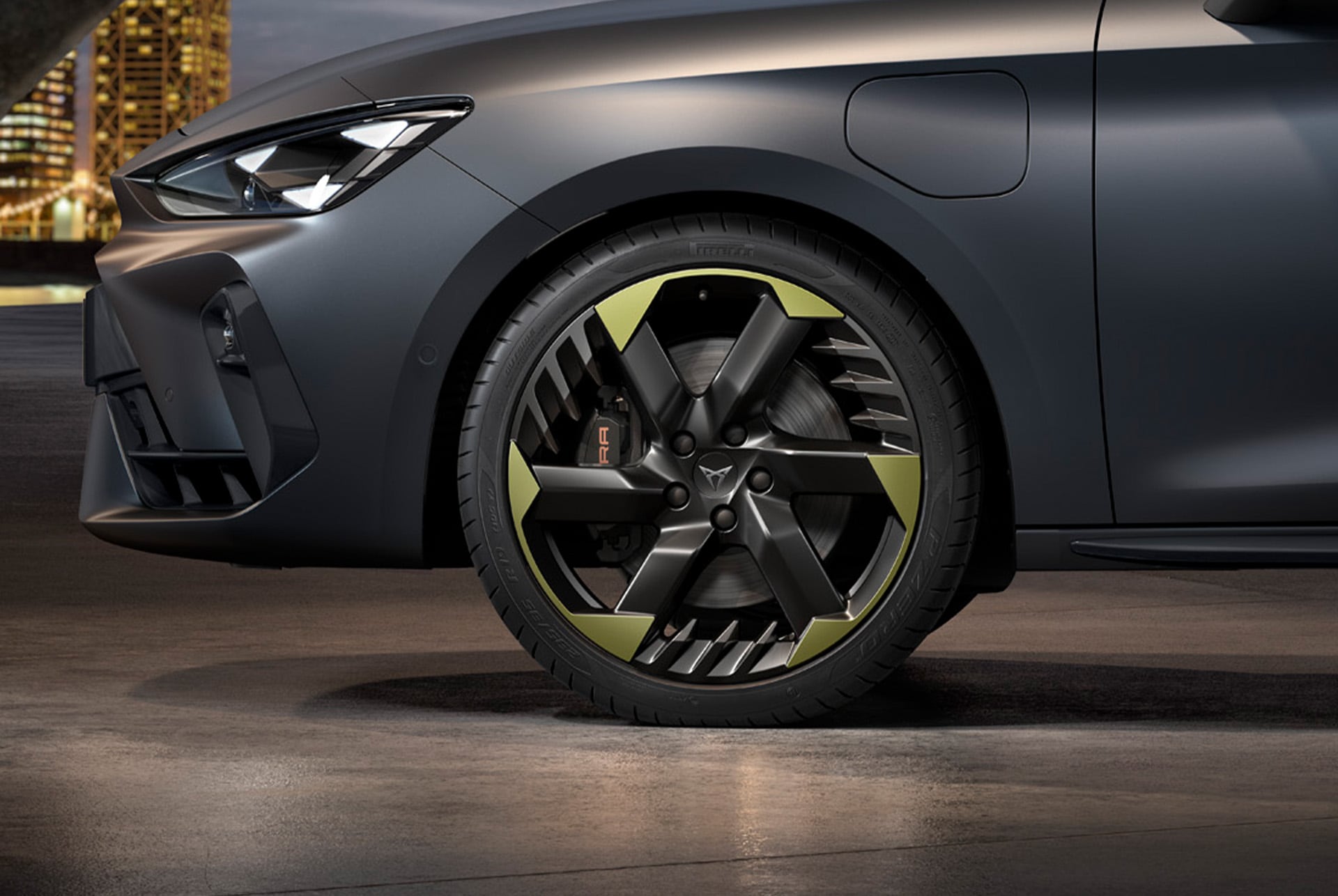 Closeup van Tribe Edition velg met groene details