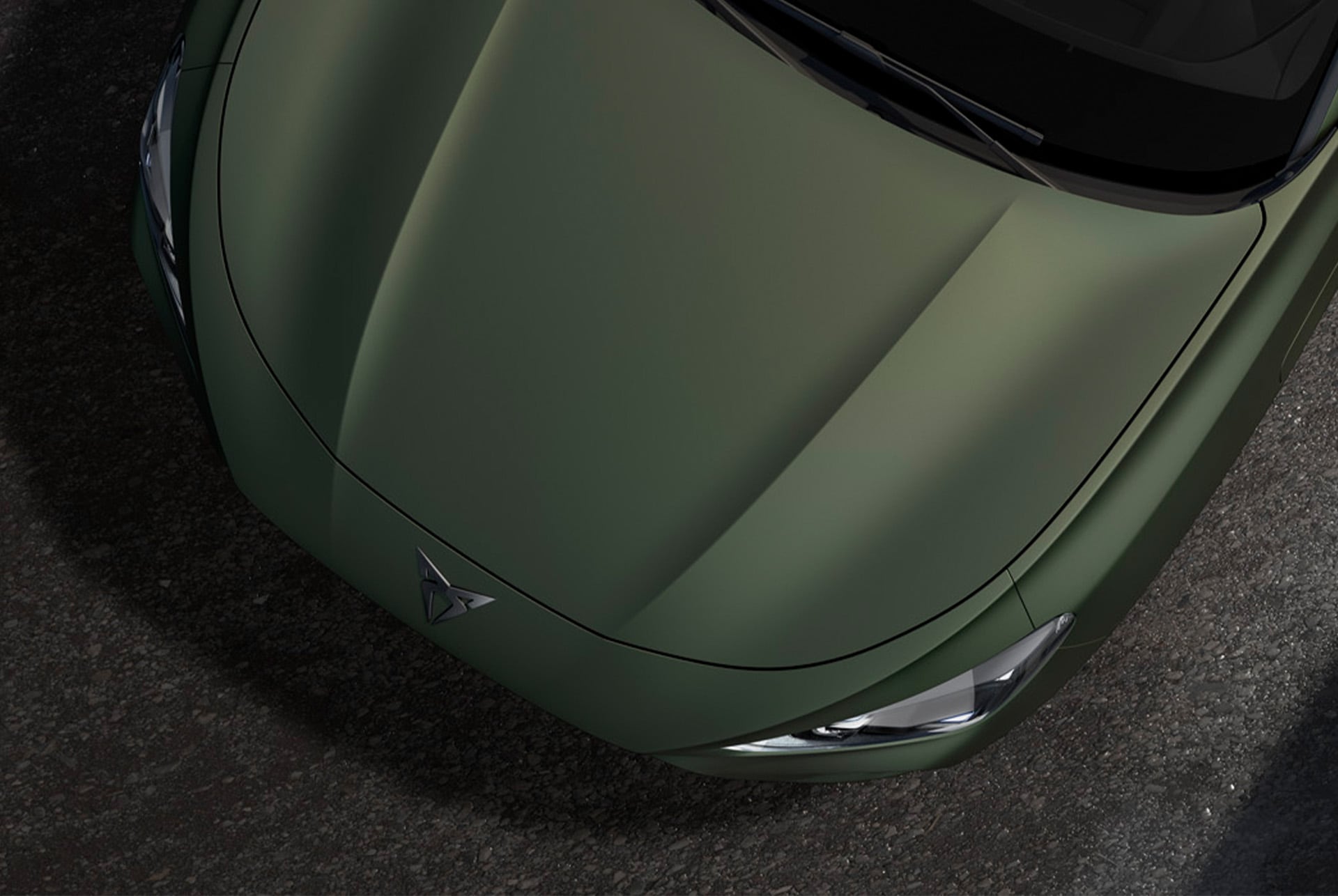 Manganese Green Matte lak op de motorkap van de CUPRA Terramar plug-in hybride SUV