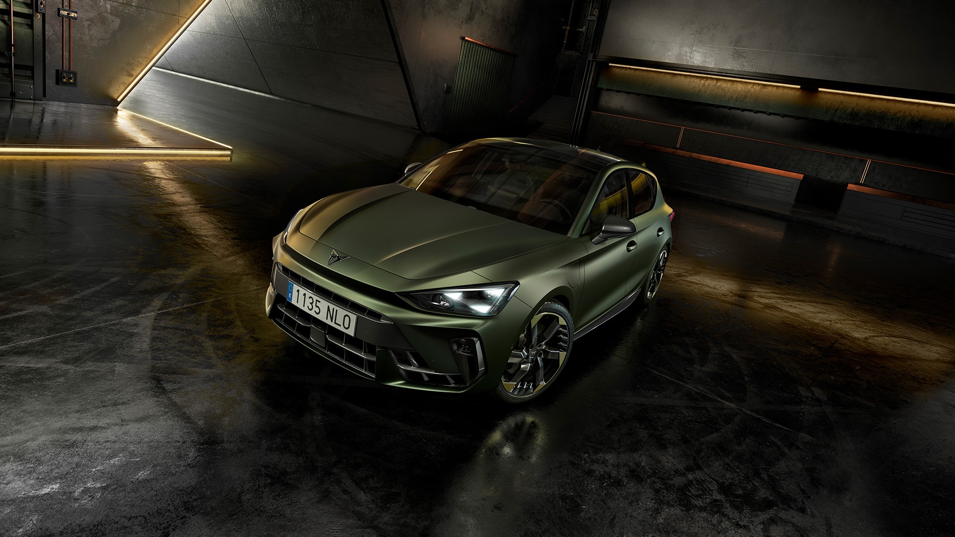 CUPRA Leon VZ Tribe Edition in Manganese Matte matgroen