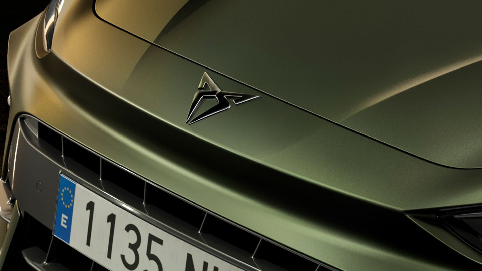 Het zwarte CUPRA logo voor op de VZ Tribe Edition