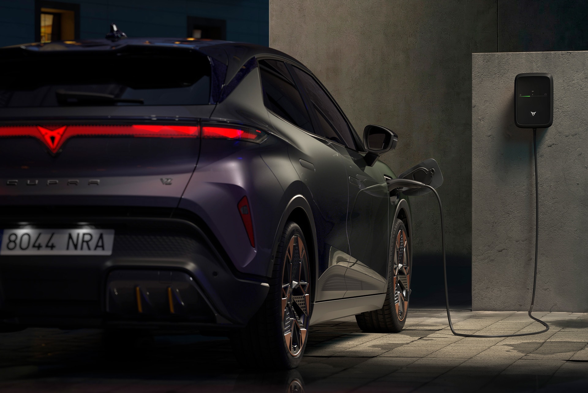 CUPRA Raval met laadkabel