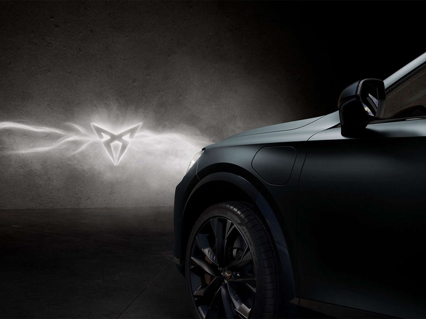  CUPRA Formentor in Century Bronze matt met CUPRA Matrix LED koplampen.